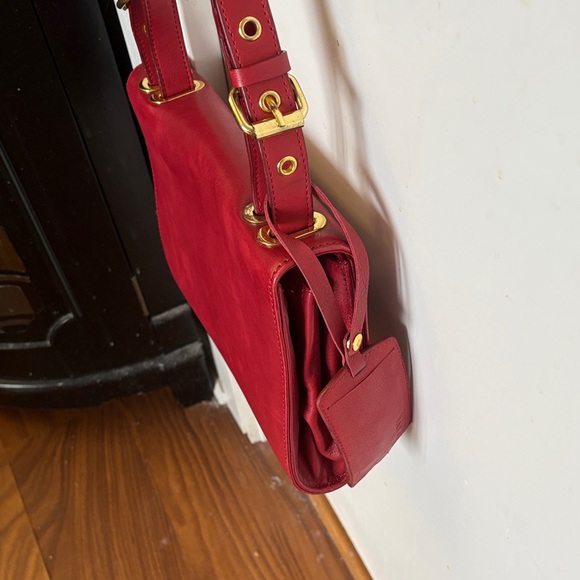 Stunning Leather GAYA Red Crossbody or handbag Bag with Gold Accents - Picture 6 of 15